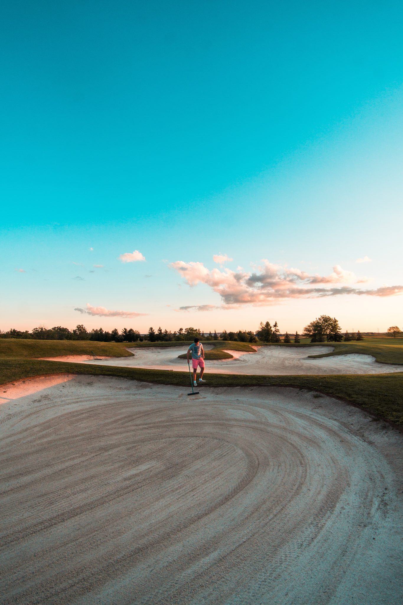 golfer bunker