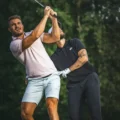 golfer mit golfpro scaled 1
